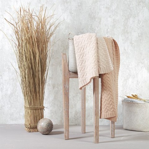 B.O.1648/01 Kocyk z wełny merino jasny beż