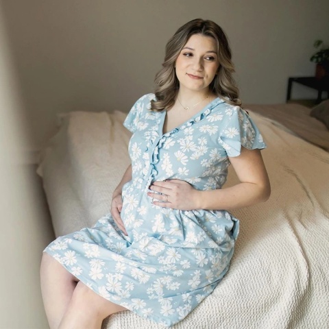 Koszula ciążowa i do karmienia LINDA niebieska w margaretki