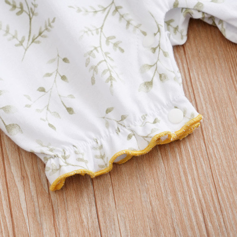 Rampers na lato dla dziewczynki Zwierzątka i gałązki